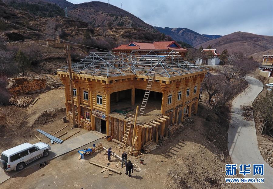 （新華全媒頭條&middot;圖文互動）（3）命運的轉(zhuǎn)折&mdash;&mdash;寫在四川甘孜藏族自治州建州70年之際