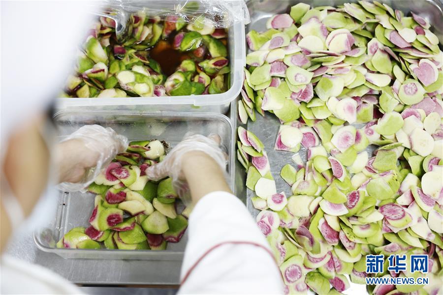 (時(shí)政)(10)黨的十九屆五中全會(huì)厲行節(jié)約反對(duì)餐飲浪費(fèi)見(jiàn)聞