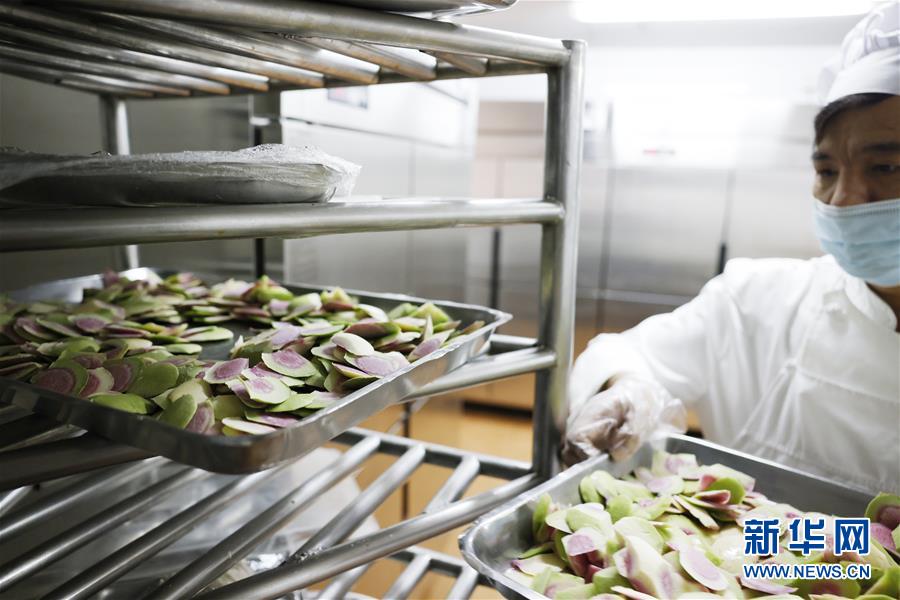 (時(shí)政)(11)黨的十九屆五中全會(huì)厲行節(jié)約反對(duì)餐飲浪費(fèi)見(jiàn)聞