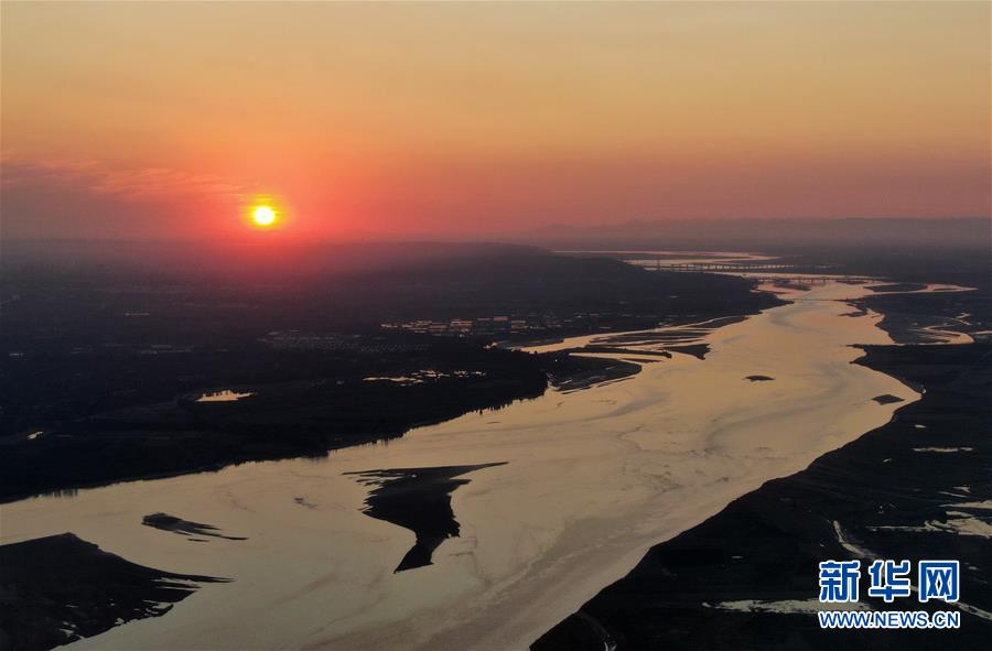 （新華全媒頭條&middot;圖文互動）（17）從&ldquo;四亂&rdquo;突出到生態(tài)修復(fù) 黃河漸成中原&ldquo;綠飄帶&rdquo;