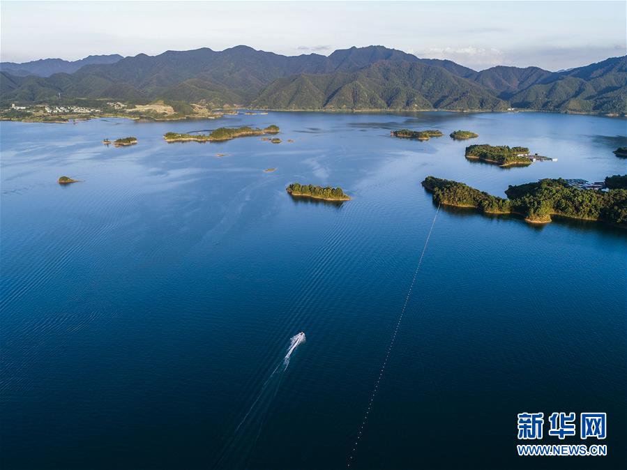 (新華全媒頭條·圖文互動(dòng))(9)歷史交匯點(diǎn)上的宏偉藍(lán)圖 ——《中共中央關(guān)于制定國(guó)民經(jīng)濟(jì)和社會(huì)發(fā)展第十四個(gè)五年規(guī)劃和二〇三五年遠(yuǎn)景目標(biāo)的建議》誕生記