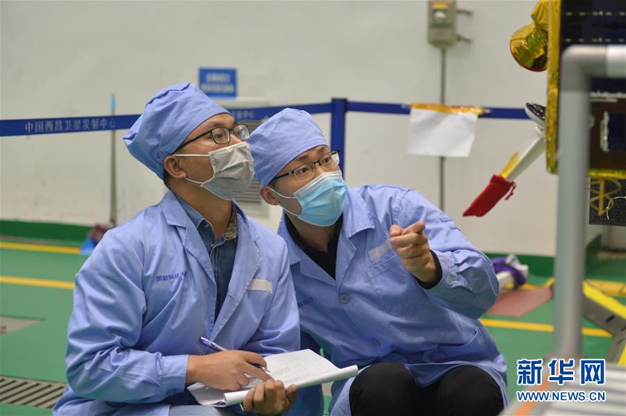 (在習(xí)近平強(qiáng)軍思想指引下·我們?cè)趹?zhàn)位報(bào)告·圖文互動(dòng))(3)向著未來戰(zhàn)場沖鋒——國防科技大學(xué)科研創(chuàng)新記事