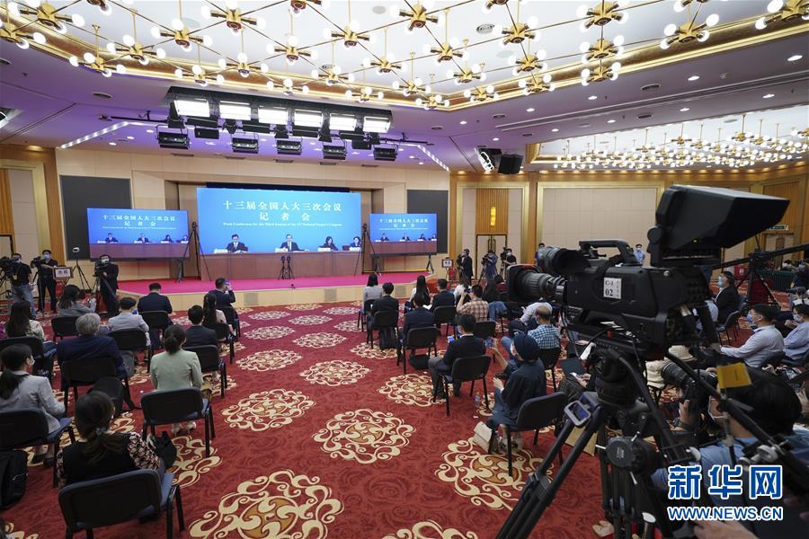 （兩會&middot;XHDW）（5）國務(wù)委員兼外交部長王毅回答中外記者提問