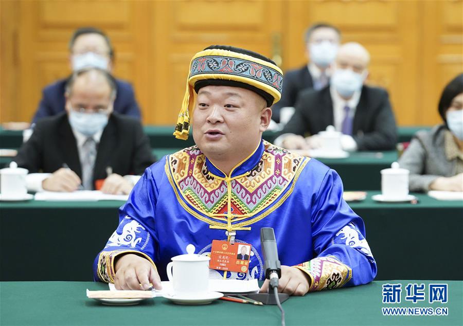 （新華全媒頭條&middot;圖文互動）（8）從人民中汲取磅礴力量&mdash;&mdash;習(xí)近平總書記同出席2020年全國兩會人大代表、政協(xié)委員共商國是紀(jì)實(shí)