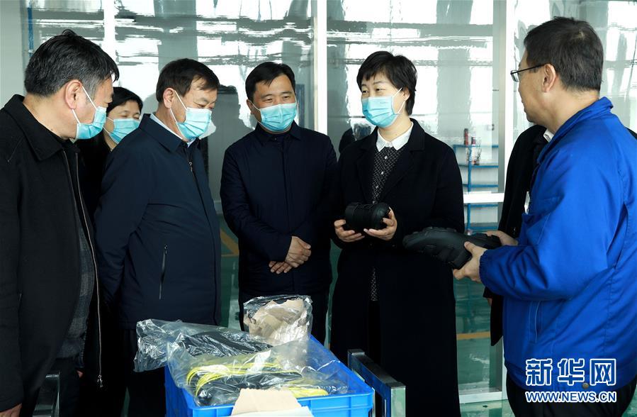 （新時(shí)代優(yōu)秀縣委書記風(fēng)采&middot;圖文互動）（2）吳海燕：向百姓交一份無悔的答卷