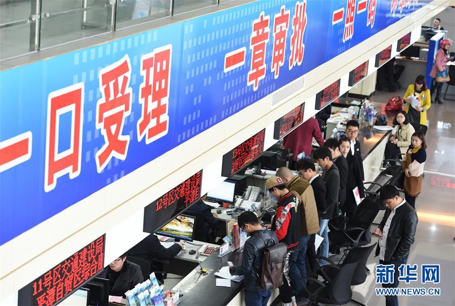 （新華全媒頭條&middot;圖文互動）（2）開啟法治中國新時代&mdash;&mdash;以習(xí)近平同志為核心的黨中央推進(jìn)全面依法治國紀(jì)實