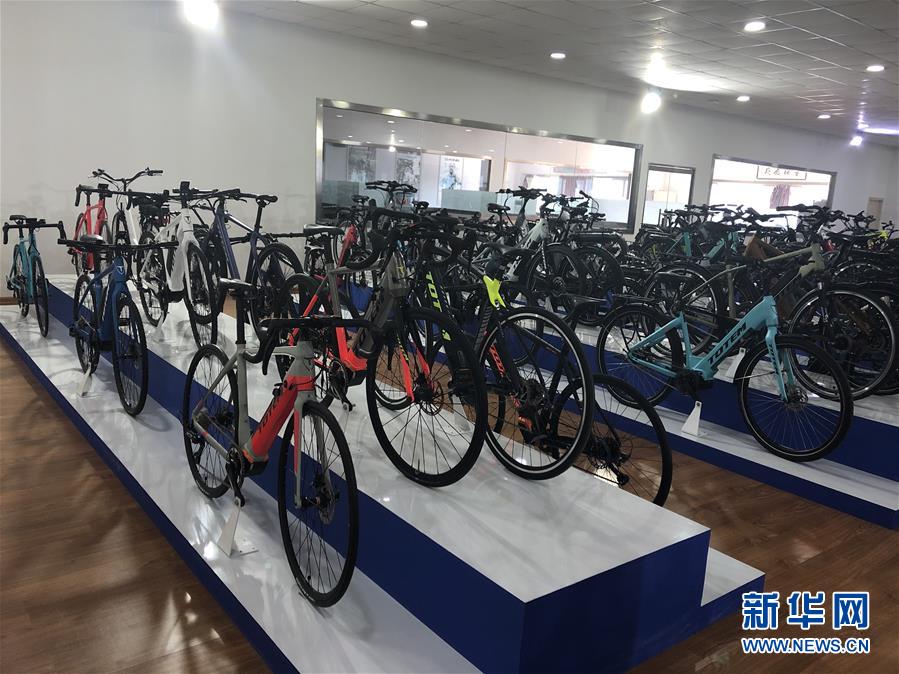 (在習(xí)近平新時代中國特色社會主義思想指引下——新時代新作為新篇章·習(xí)近平總書記關(guān)切事·圖文互動)(11)激發(fā)每個經(jīng)濟“細胞”的活力——千方百計把市場主體保護好