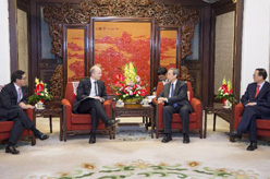 馬凱會見國際證監(jiān)會組織理事會主席、香港證監(jiān)會行政總裁歐達禮和香港證監(jiān)會主席唐家成