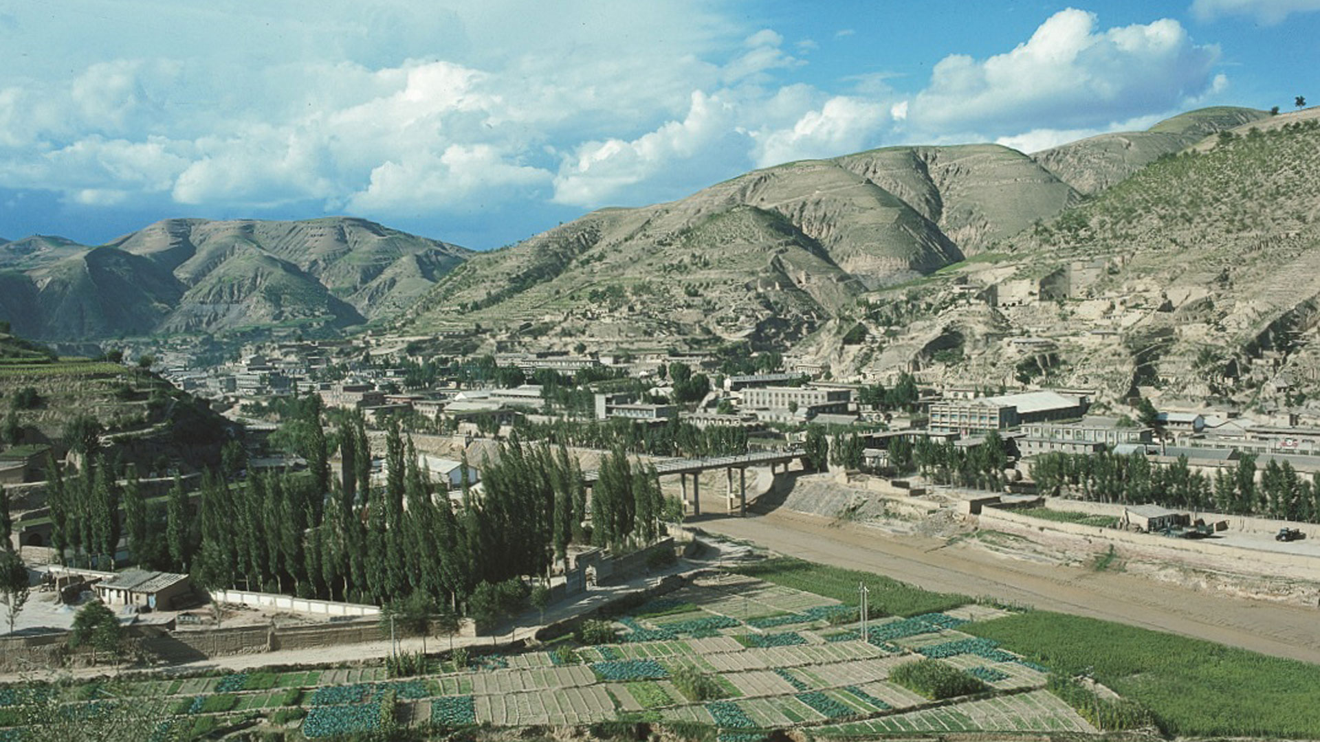 &ldquo;長(zhǎng)征&rdquo;&ldquo;萬里長(zhǎng)征&rdquo;&ldquo;二萬五千里長(zhǎng)征&rdquo;最早出現(xiàn)在什么時(shí)候？