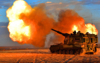 戈壁大漠上演自行火炮分隊(duì)對抗，場面霸氣！