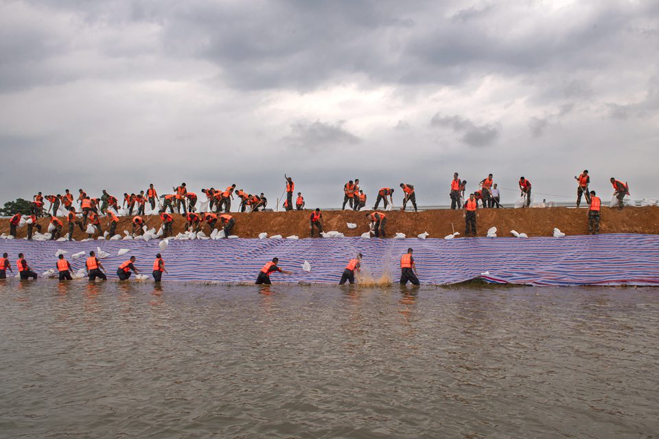 抗洪長堤上的&ldquo;三件寶&rdquo;