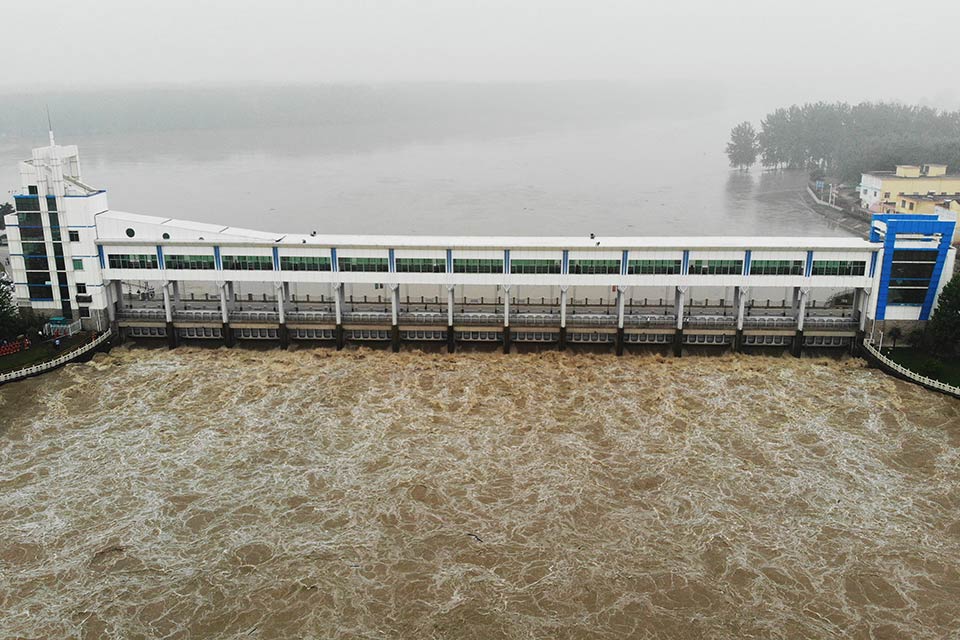 開閘前后&mdash;&mdash;王家壩24小時