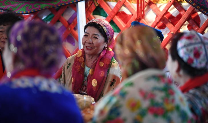 氈房里的&ldquo;新春歌會(huì)&rdquo;