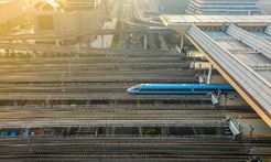 在沒(méi)有路的地方，中國(guó)探出一條條新路