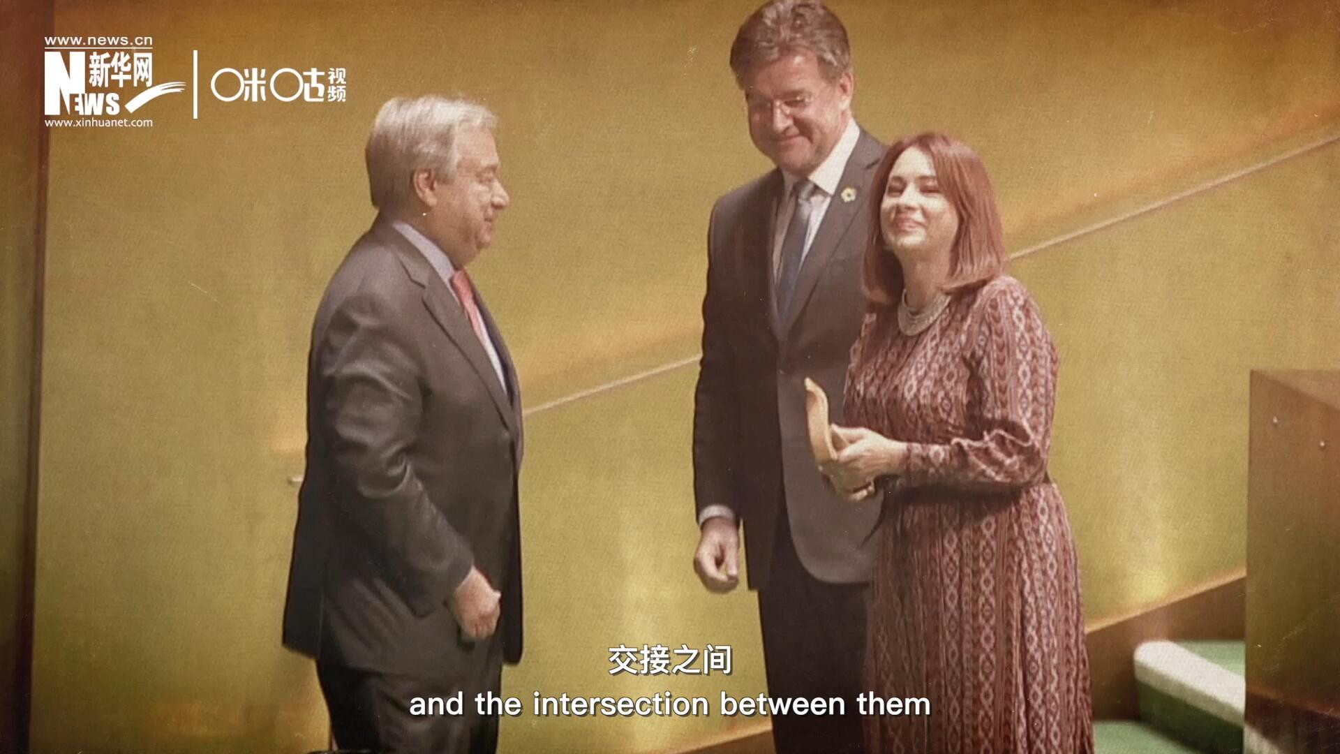 一起一落，交接之間，除了莊嚴(yán)的儀式感，更是使命的傳承。