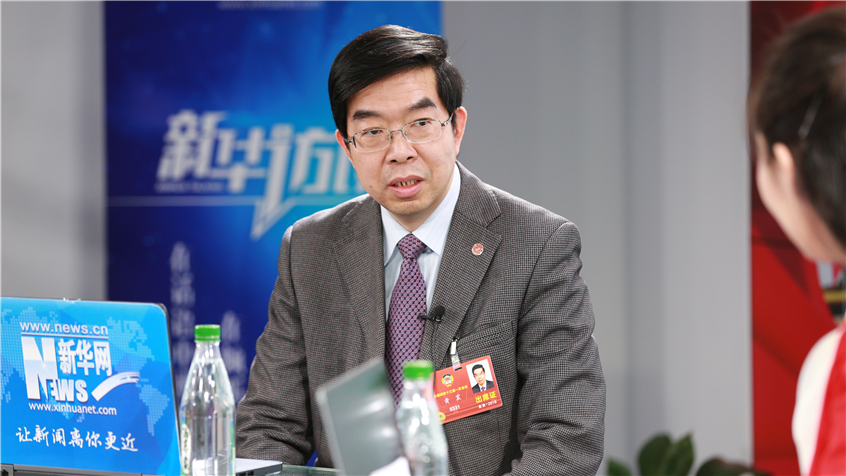 黃震：真正的教育不是&ldquo;灌滿一桶水&rdquo; 而是&ldquo;點(diǎn)燃一把火&rdquo;