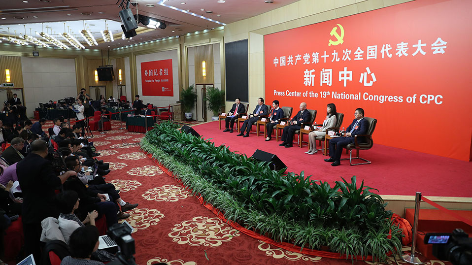 集體采訪現(xiàn)場(chǎng)