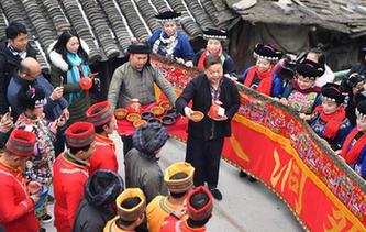 新起點(diǎn)，書寫新時(shí)代的新答卷&mdash;&mdash;從2018年全國(guó)兩會(huì)看決勝全面建成小康社會(huì)