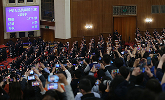 習(xí)近平全票當(dāng)選為國(guó)家主席、中央軍委主席