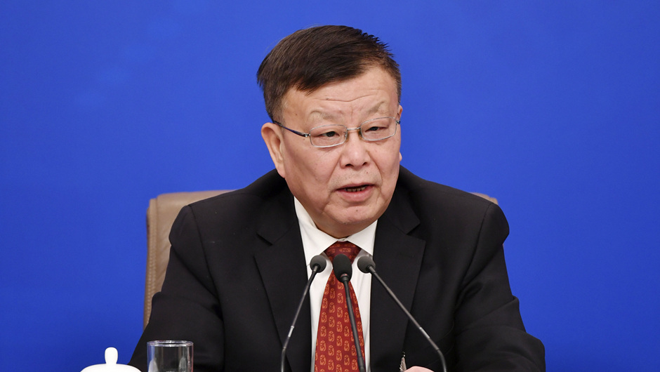 全國(guó)政協(xié)常委、副秘書(shū)長(zhǎng)（兼）、提案委員會(huì)副主任，九三學(xué)社中央副主席 賴(lài)明