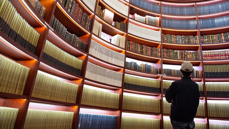 新華社評論員：弘揚(yáng)核心價值，堅定文化自信