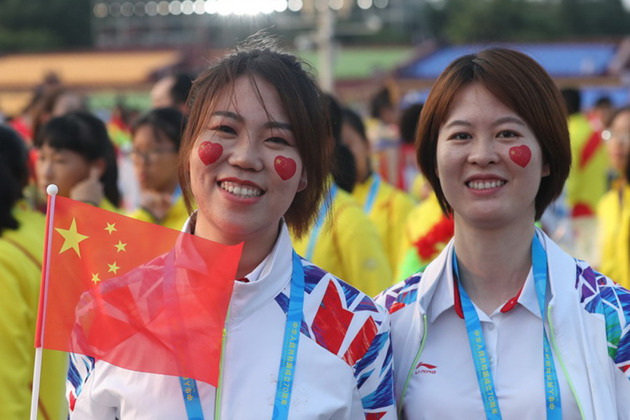 今晚，我們歡聚在天安門(mén)廣場(chǎng)