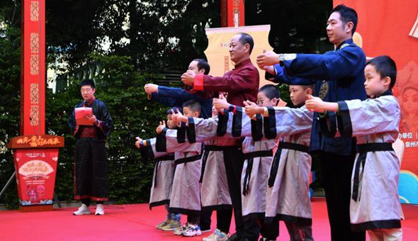 &ldquo;偶們&rdquo;共傳承 兩岸青少年同習木偶非遺文化