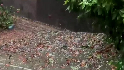 福建漳州：強(qiáng)對流天氣來襲 出現(xiàn)雷雨大風(fēng)和冰雹