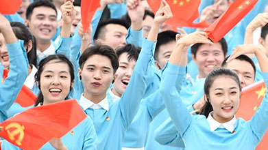 今天，這些歌在天安門廣場唱響