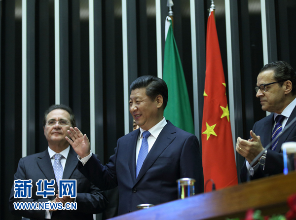 7月16日，國(guó)家主席習(xí)近平在巴西國(guó)會(huì)發(fā)表《弘揚(yáng)傳統(tǒng)友好共譜合作新篇》的演講。 新華社記者 蘭紅光 攝 