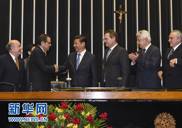 7月16日，國(guó)家主席習(xí)近平在巴西國(guó)會(huì)發(fā)表《弘揚(yáng)傳統(tǒng)友好共譜合作新篇》的演講。 新華社記者 李學(xué)仁 攝 