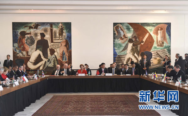 當?shù)貢r間7月17日，國家主席習近平出席在巴西利亞舉行的中國－拉美和加勒比國家領(lǐng)導(dǎo)人會晤。 新華社記者 李學仁 攝