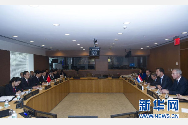 9月23日，出席聯(lián)合國(guó)氣候峰會(huì)的國(guó)家主席習(xí)近平特使、國(guó)務(wù)院副總理張高麗在紐約聯(lián)合國(guó)總部會(huì)見荷蘭首相呂特。 新華社記者 王曄 攝 