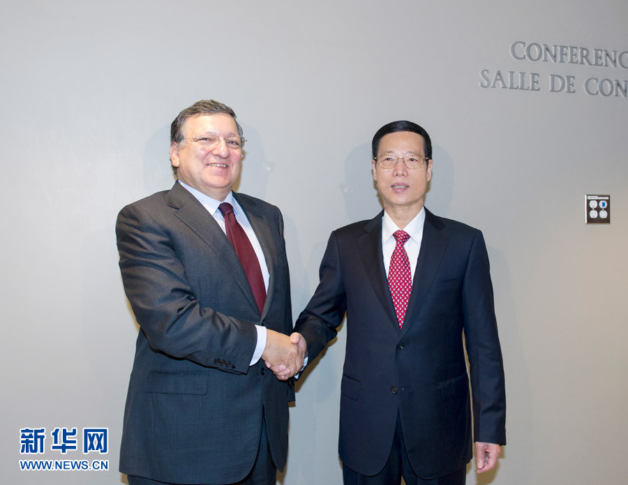 9月23日，正在紐約出席聯(lián)合國(guó)氣候峰會(huì)的國(guó)家主席習(xí)近平特使、國(guó)務(wù)院副總理張高麗在紐約聯(lián)合國(guó)總部會(huì)見歐盟委員會(huì)主席巴羅佐。新華社記者王曄攝 