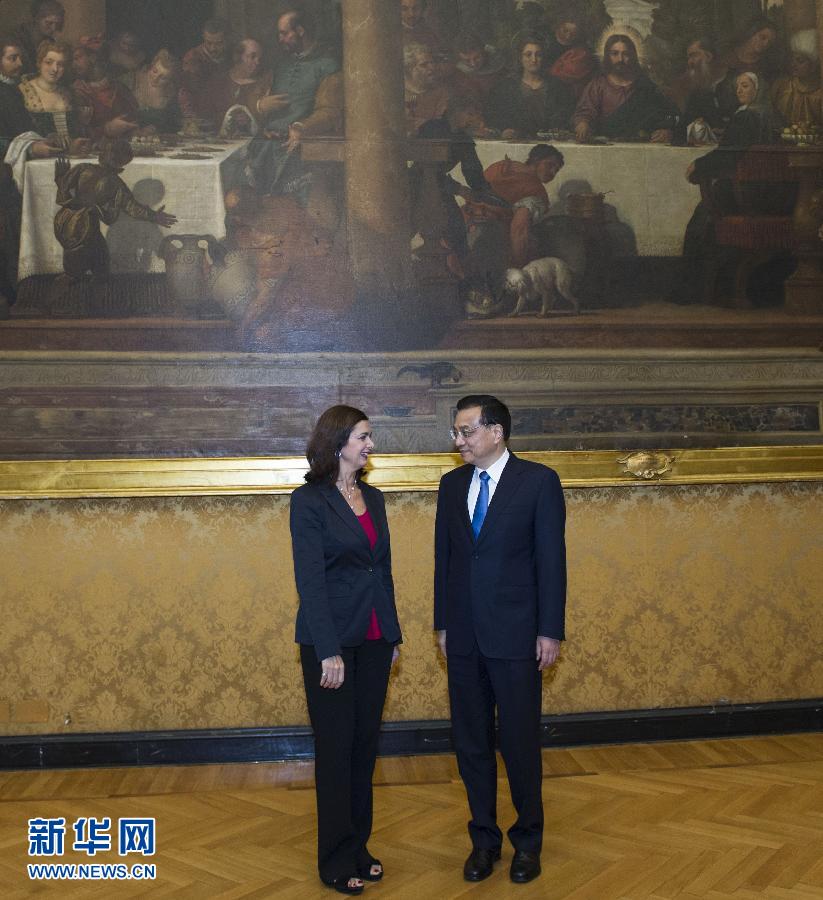 10月15日，中國國務(wù)院總理李克強在羅馬會見意大利眾議長博爾德里尼。 新華社記者王曄攝 