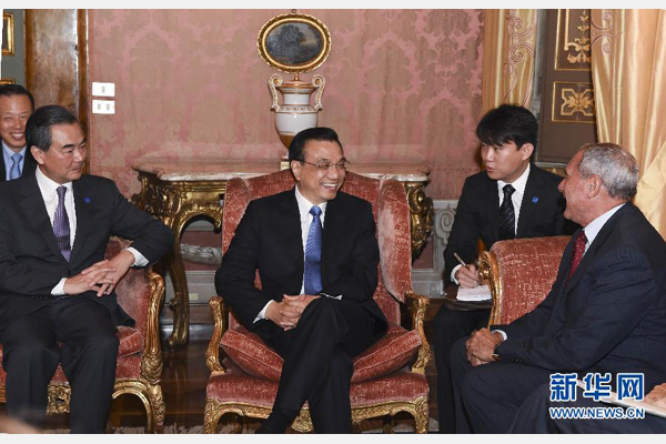 10月15日，中國國務(wù)院總理李克強在羅馬會見意大利參議長格拉索。 新華社記者謝環(huán)馳攝 