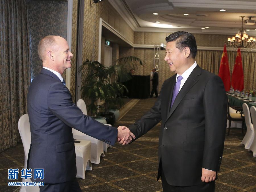 11月16日，國家主席習(xí)近平在布里斯班會見澳大利亞昆士蘭州州長紐曼。 新華社記者丁林?jǐn)z 