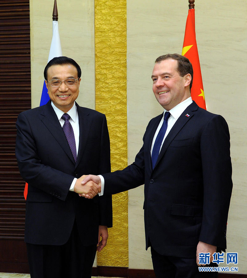 12月15日，中國國務(wù)院總理李克強在阿斯塔納會見俄羅斯總理梅德韋杰夫。 新華社記者 饒愛民 攝