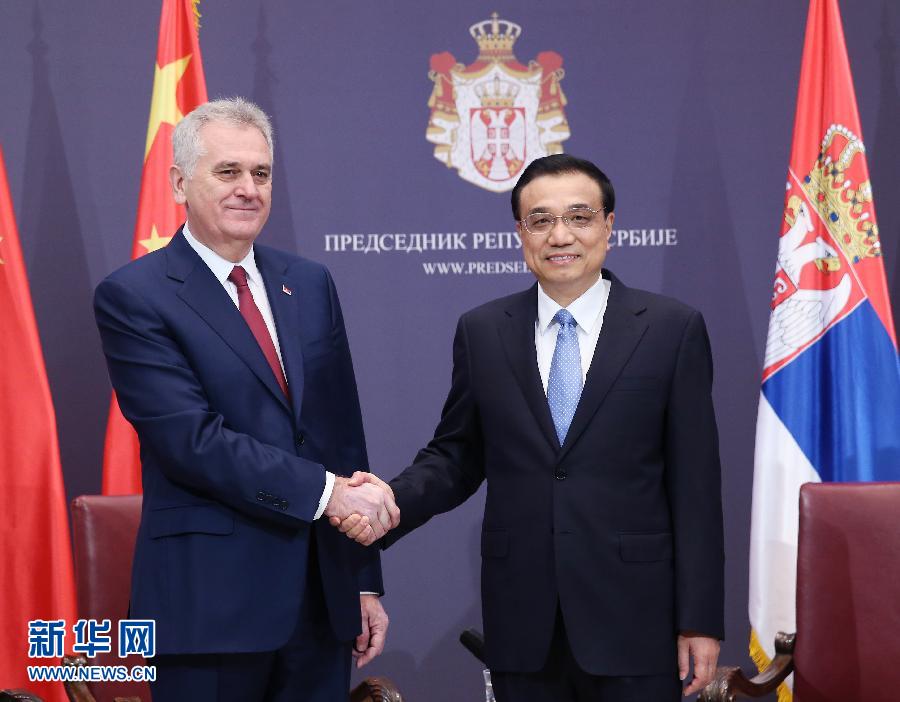 12月18日，中國(guó)國(guó)務(wù)院總理李克強(qiáng)在貝爾格萊德會(huì)見塞爾維亞總統(tǒng)尼科利奇。 新華社記者姚大偉攝