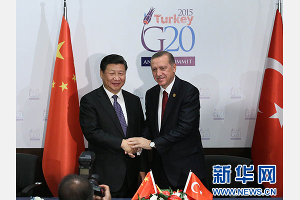 當(dāng)?shù)貢r(shí)間11月14日，國(guó)家主席習(xí)近平在土耳其安塔利亞會(huì)見(jiàn)土耳其總統(tǒng)埃爾多安。 新華社記者 龐興雷 攝