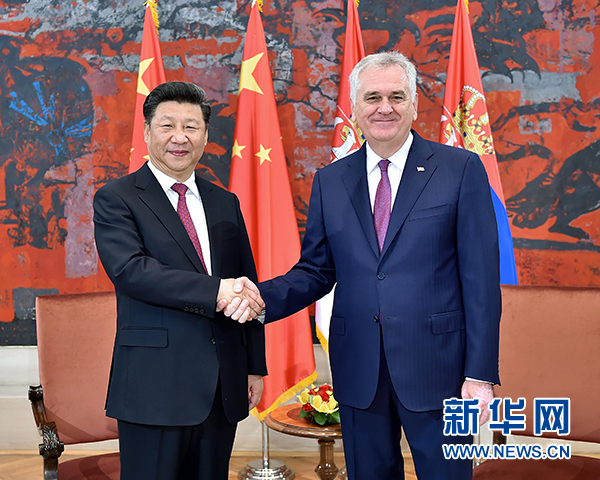 6月18日，國家主席習(xí)近平在貝爾格萊德同塞爾維亞總統(tǒng)尼科利奇舉行會談。 新華社記者 李濤 攝 