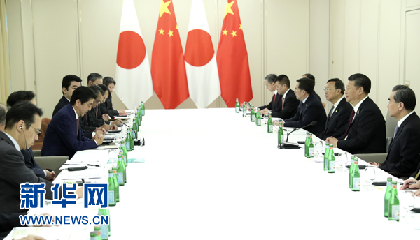 7月8日，國(guó)家主席習(xí)近平應(yīng)約在漢堡會(huì)見(jiàn)日本首相安倍晉三。新華社記者 馬占成 攝