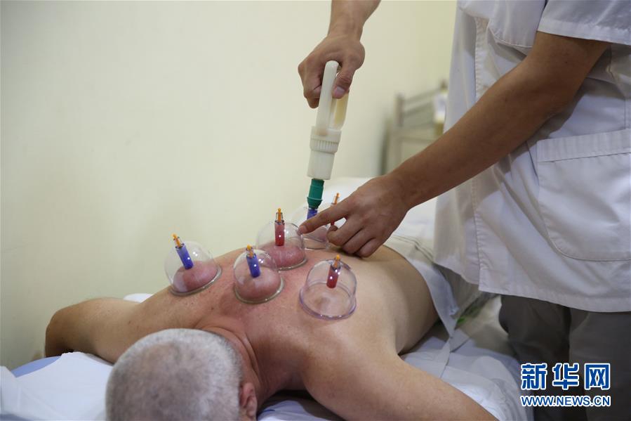 (國(guó)際)(8)援外中醫(yī)在馬耳他