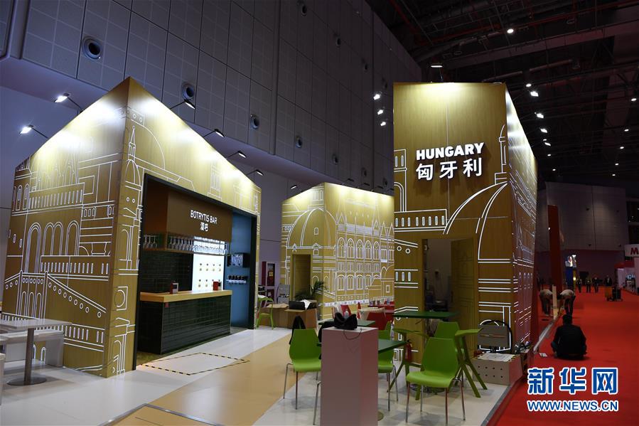 （新華全媒頭條&middot;圖文互動(dòng)）（3）人間正道 浩蕩前行&mdash;&mdash;習(xí)近平主席出席首屆中國(guó)國(guó)際進(jìn)口博覽會(huì)紀(jì)實(shí)