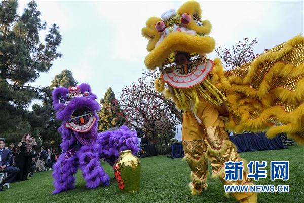 （國(guó)際&middot;圖文互動(dòng)）（1）通訊：瞧這一家子舞獅的美國(guó)人