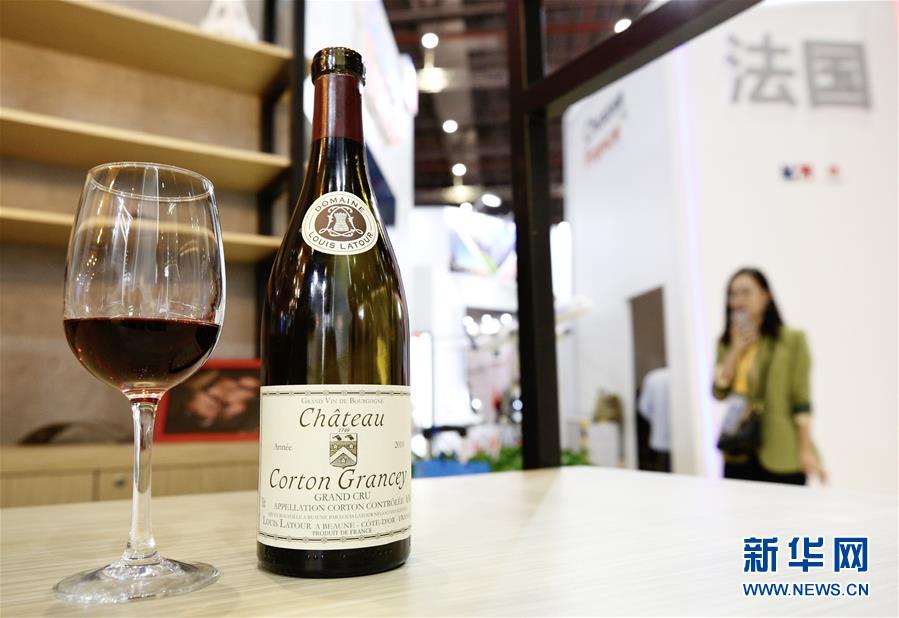 (新華全媒頭條·圖文互動(dòng))(5)大江奔騰勢(shì)如虹——習(xí)近平主席出席第二屆中國國際進(jìn)口博覽會(huì)紀(jì)實(shí)