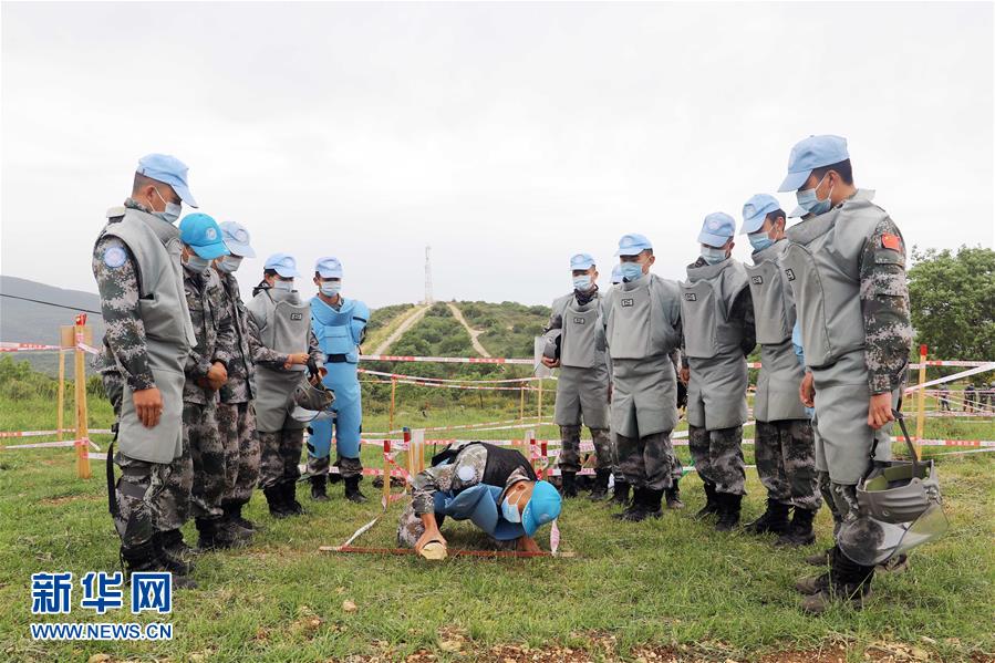 （國(guó)際&middot;圖文互動(dòng)）（4）通訊：&ldquo;中國(guó)式掃雷精準(zhǔn)且高效&rdquo;&mdash;&mdash;記聯(lián)黎官員視察中國(guó)維和官兵&ldquo;藍(lán)線&rdquo;掃雷訓(xùn)練