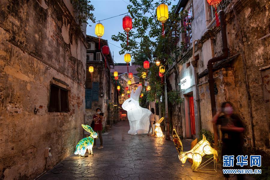 （國際&middot;圖文互動(dòng)）（4）玉兔花燈映照吉隆坡月夜