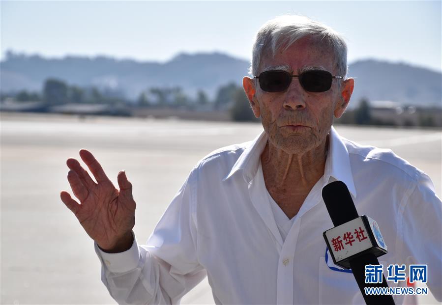（國(guó)際&middot;圖文互動(dòng)）（1）&ldquo;飛虎隊(duì)&rdquo;百歲老兵駕機(jī)重上藍(lán)天