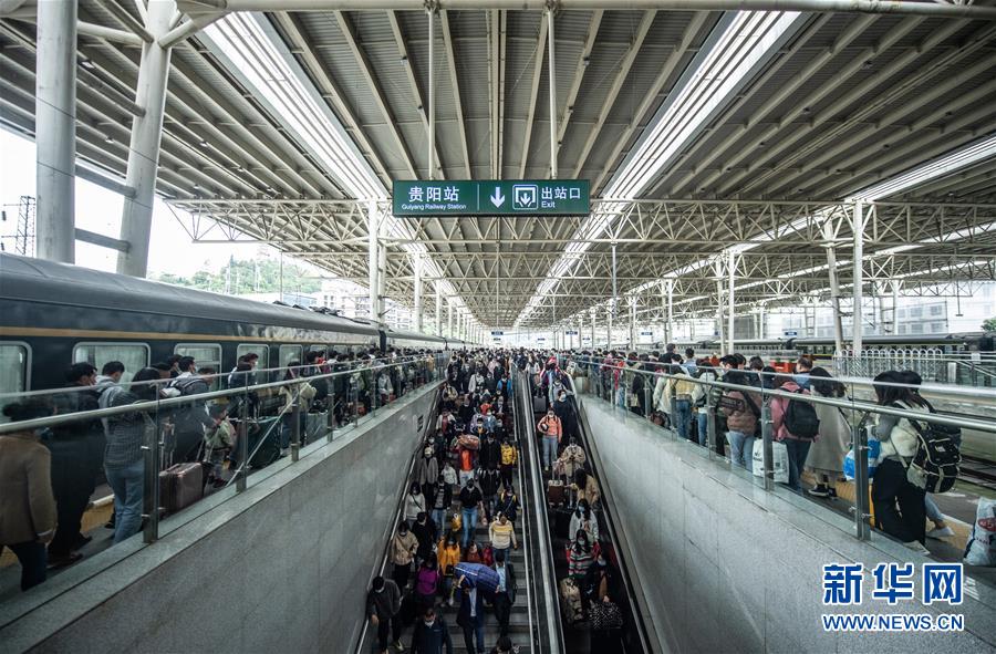 （新華全媒頭條&middot;圖文互動(dòng)）（2）海納百川共揚(yáng)帆&mdash;&mdash;黨的十九大以來(lái)以習(xí)近平同志為核心的黨中央引領(lǐng)中國(guó)高水平對(duì)外開放紀(jì)實(shí)